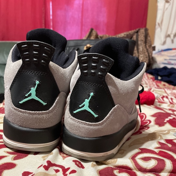 Jordan son of Mars wolf grey - Picture 2 of 3